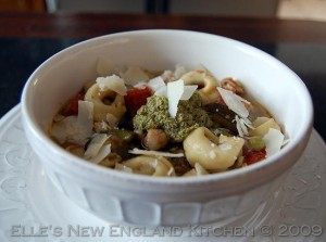 Chicken Pesto Tortellini Soup